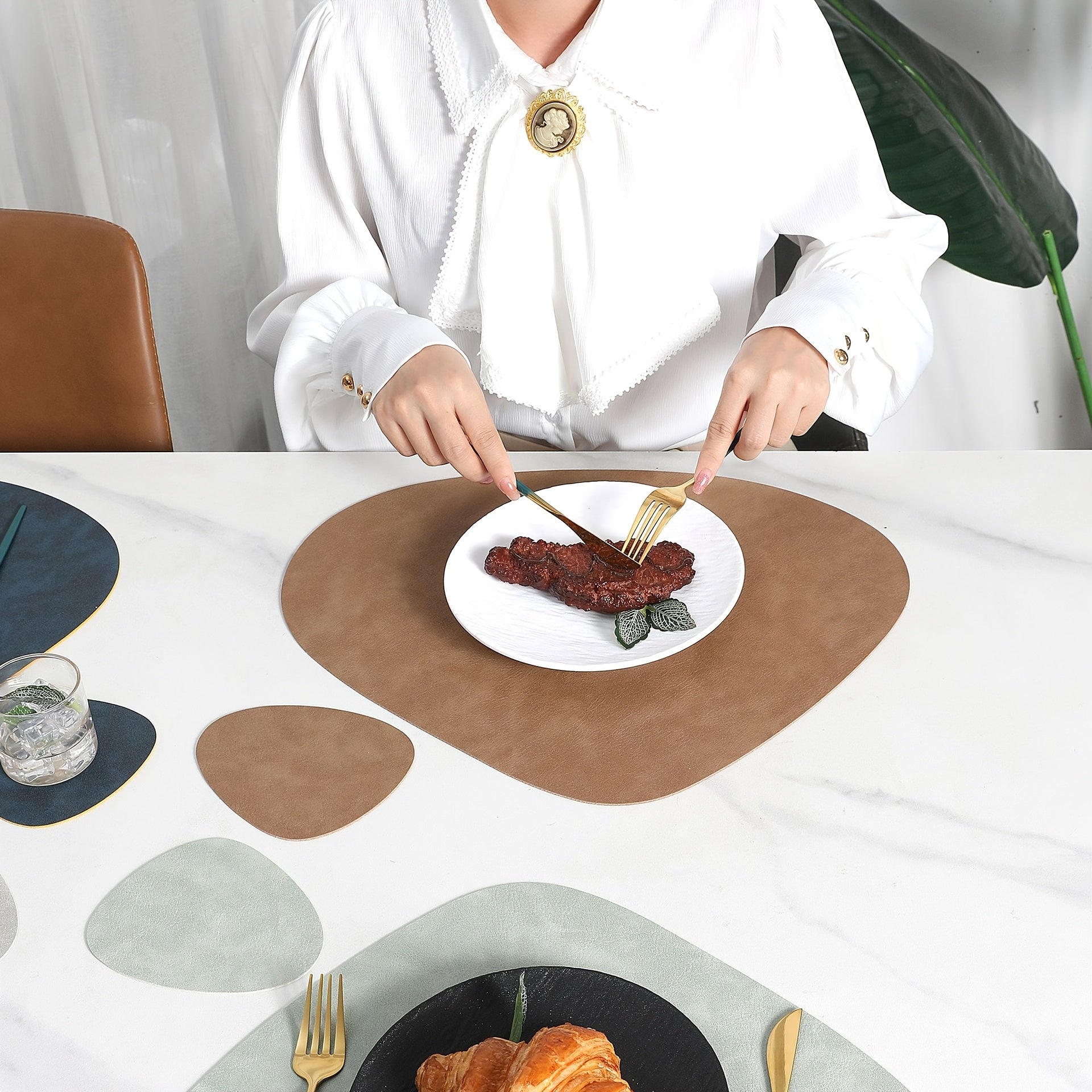4pcs Nordic double-sided Water-Drop Shaped Faux Leather Placemats, Dining Table Mats, Western Plate Mats, Heat-resistant Mats, Home Table Decor Mats, Kitchen Table Mats, Multicolor Available, Easy Clean, Suitable for Daisy Family Use&Gatherings&Hotel