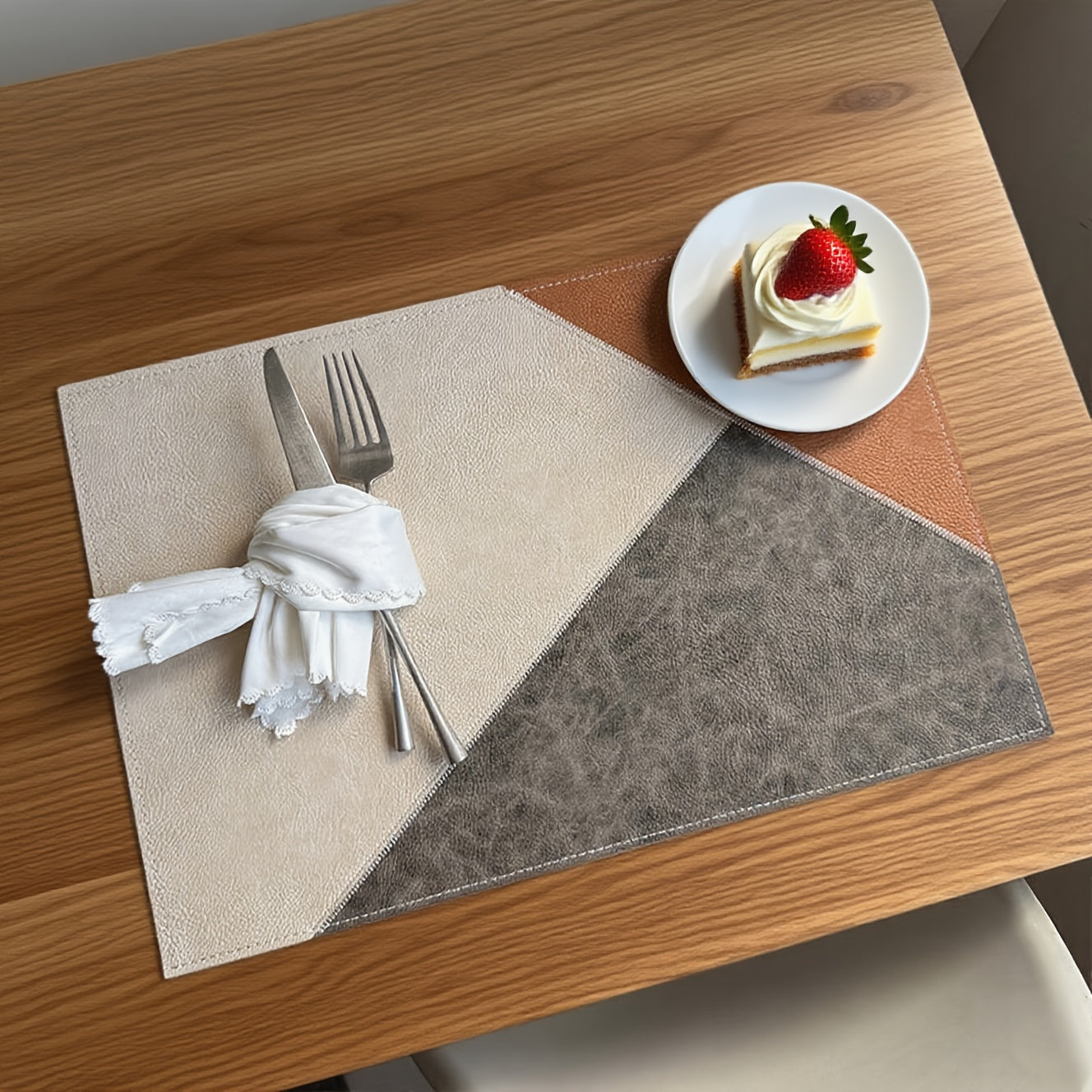 Set of 6 Colorful Faux Leather Placemats Measuring 17.72X11.81inch, Perfect for Festive Occasions. These Rectangular, Washable Faux Leather Placemats Are Heat-Resistant And Easy to Clean, Suitable for Everyday Use As Well As Weddings And Parties