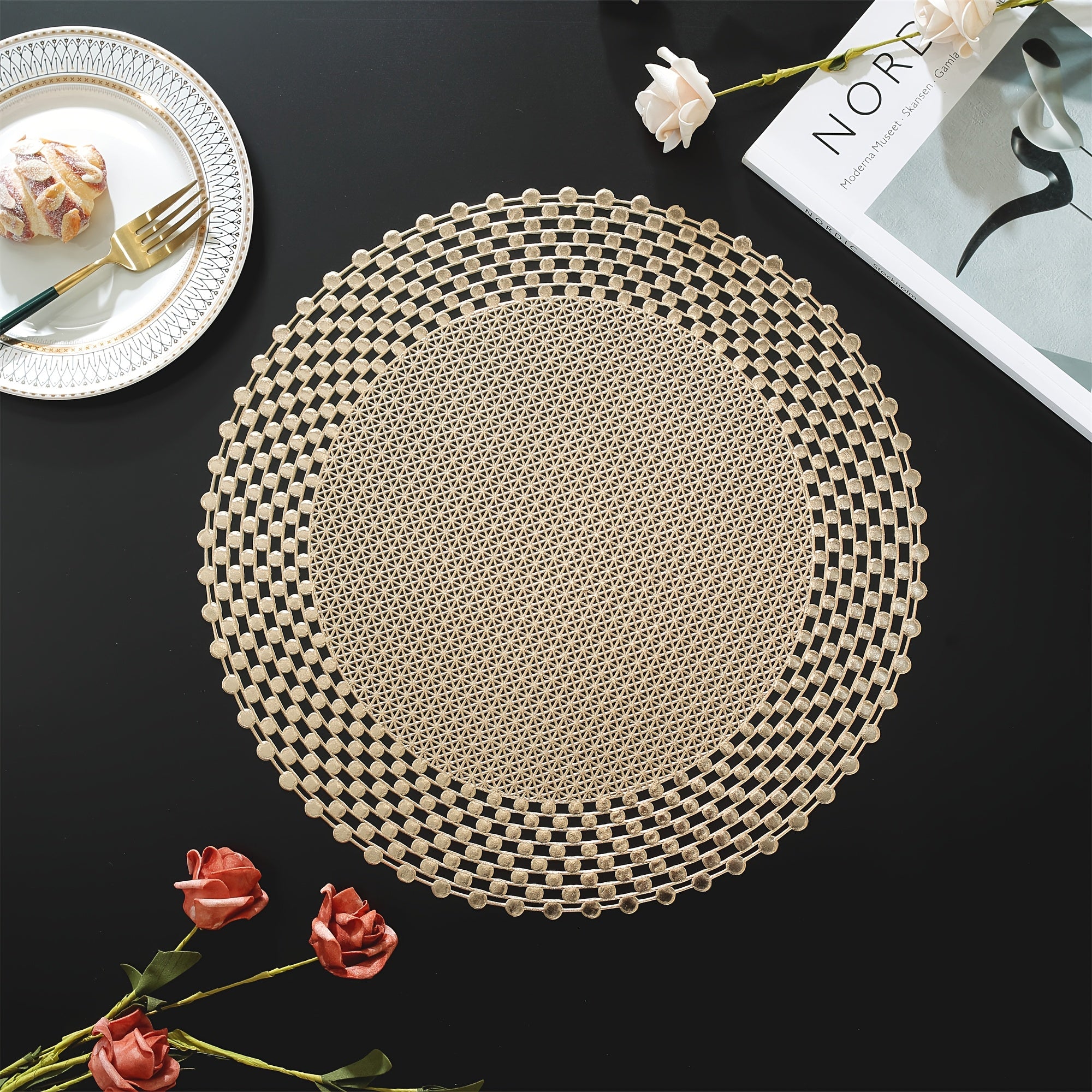 Hotel Restaurant Table Mats 6\u002F8pcs PVC Golden Round Placemats | High-end Insulation Table Mats for Hotel Restaurant, Protect Tabletop, Suitable for Weddings Christmas Parties Family Kitchen, Holiday Decoration