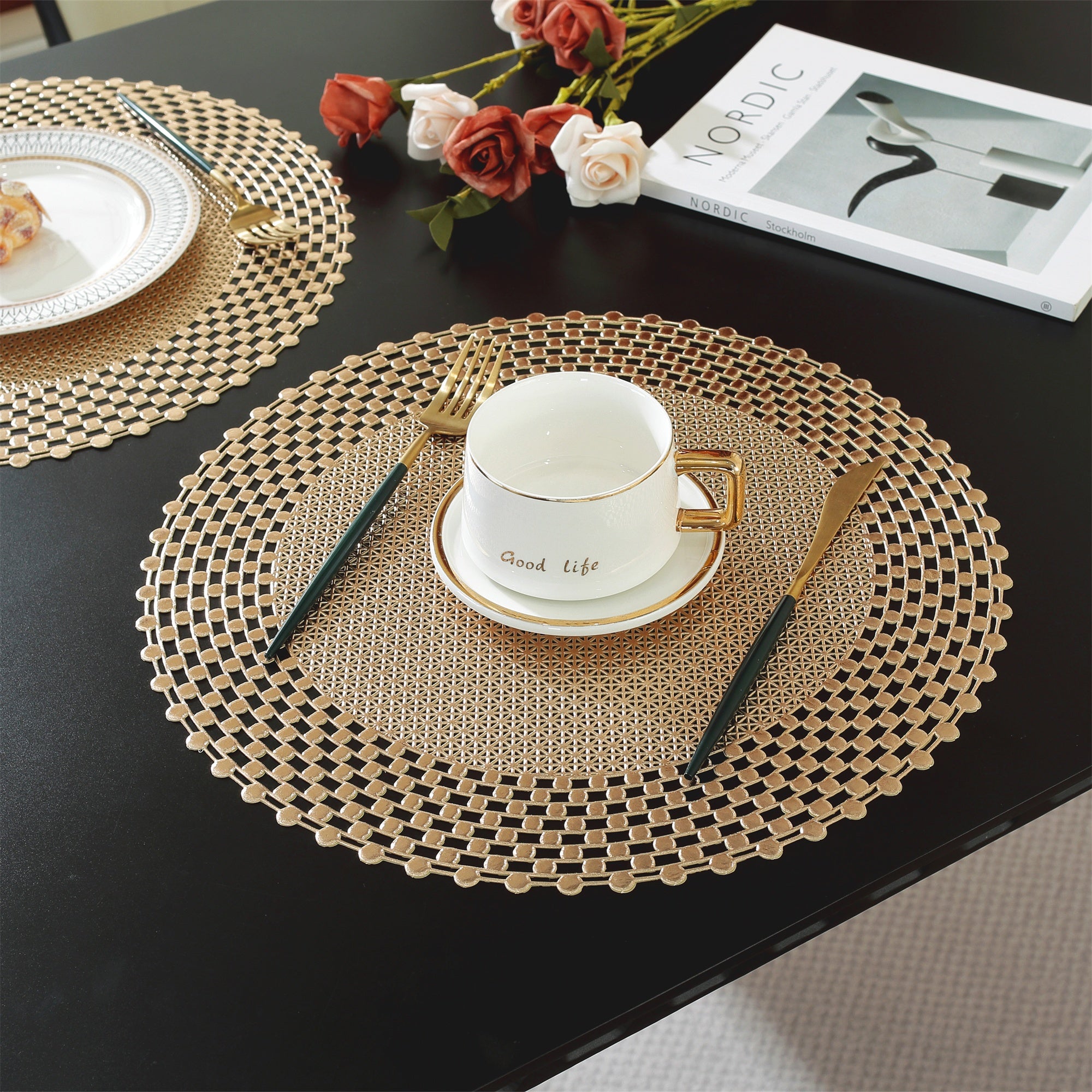 Hotel Restaurant Table Mats 6\u002F8pcs PVC Golden Round Placemats | High-end Insulation Table Mats for Hotel Restaurant, Protect Tabletop, Suitable for Weddings Christmas Parties Family Kitchen, Holiday Decoration